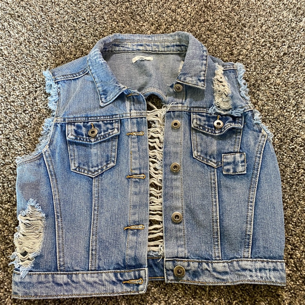 Cute sleeveless jeans jacket